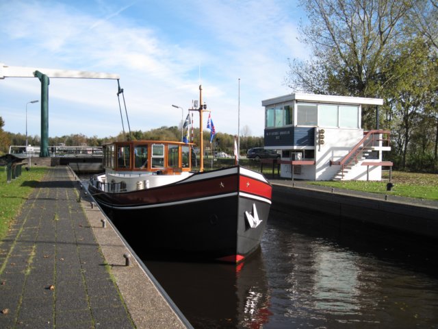 lindhorsthoomansluis.jpg